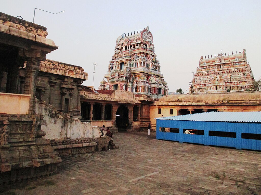 Ssriram mt, CC BY-SA 4.0 <https://creativecommons.org/licenses/by-sa/4.0>, via Wikimedia Commons- Kumbakonam Travel Guide