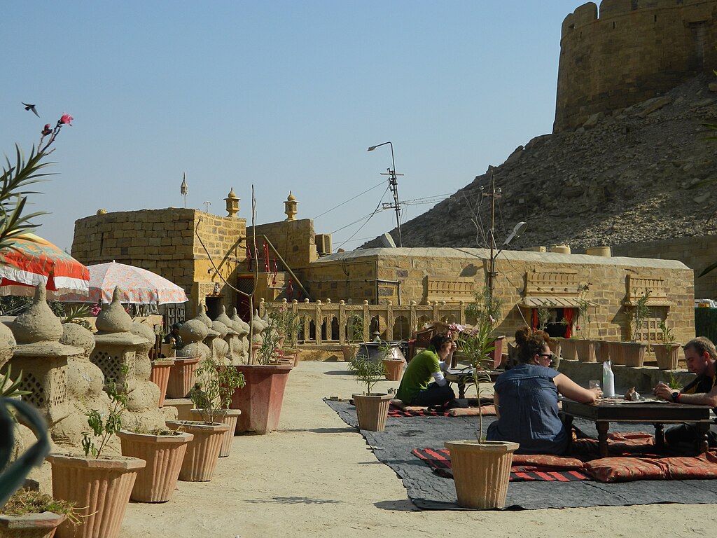 Rakzika, CC BY-SA 4.0 <https://creativecommons.org/licenses/by-sa/4.0>, via Wikimedia Commons-Jaisalmer Travel Guide