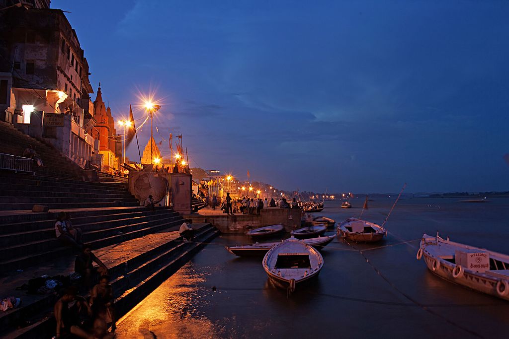 Phani2, CC BY-SA 4.0 <https://creativecommons.org/licenses/by-sa/4.0>, via Wikimedia Commons-Varanasi Travel Guide