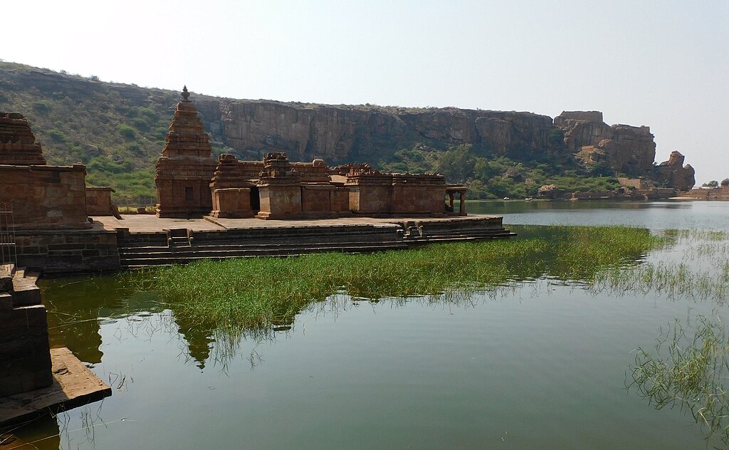 VasuVR, CC BY-SA 4.0 <https://creativecommons.org/licenses/by-sa/4.0>, via Wikimedia Commons-Badami - Hidden Gem of Karnataka