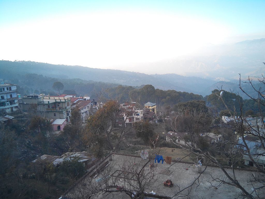 Love2god, CC BY-SA 4.0 <https://creativecommons.org/licenses/by-sa/4.0>, via Wikimedia Commons-Snowfall in Uttarakhand