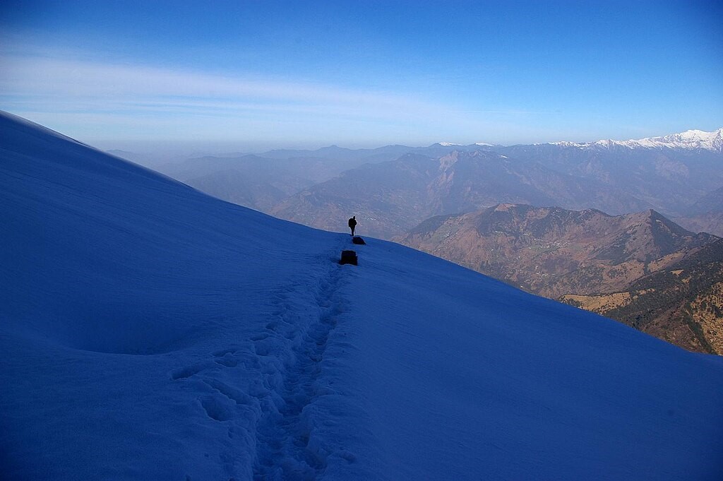 Vvnataraj, CC BY-SA 3.0 <https://creativecommons.org/licenses/by-sa/3.0>, via Wikimedia Commons-Snowfall in Uttarakhand