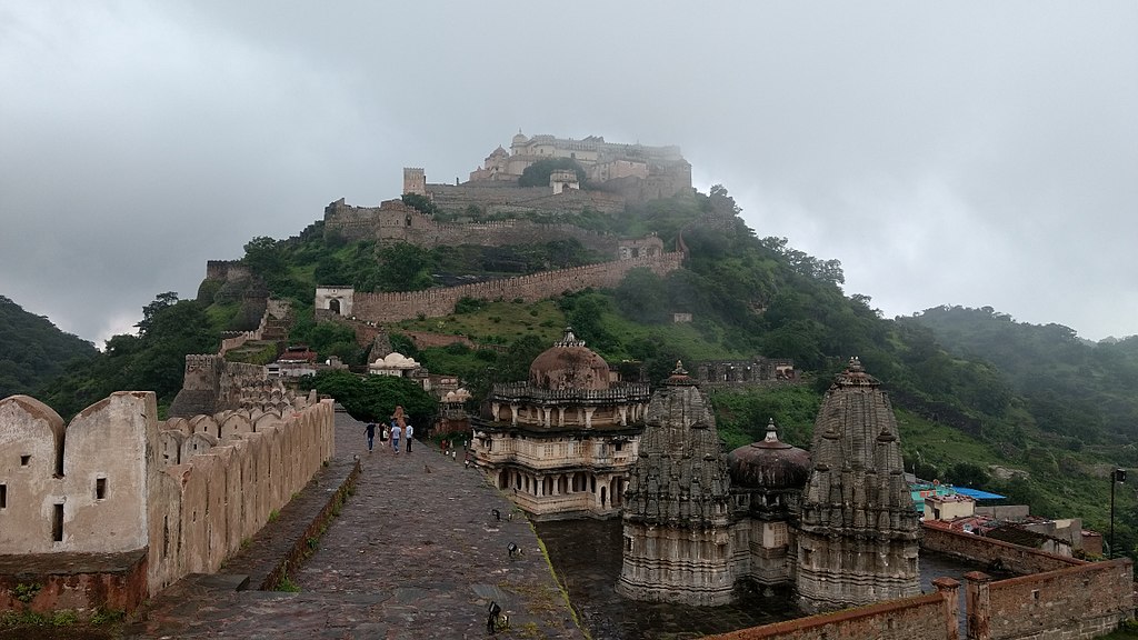 Skmining, CC BY-SA 4.0 <https://creativecommons.org/licenses/by-sa/4.0>, via Wikimedia Commons-Day Trips from Udaipur