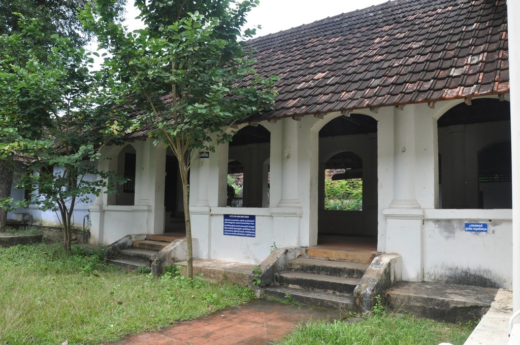 Fotokannan, CC BY-SA 3.0 <https://creativecommons.org/licenses/by-sa/3.0>, via Wikimedia Commons-Day Trips from Thiruvananthapuram